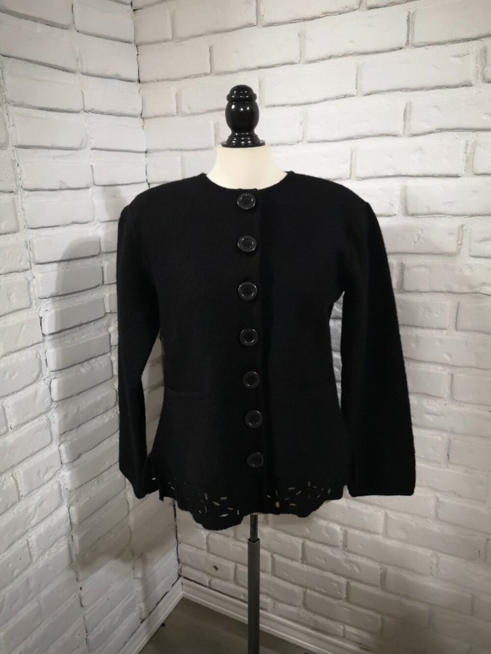 Rino Rossi Vintage Ladies Size Large Black 100% Wool Button Front Cardigan